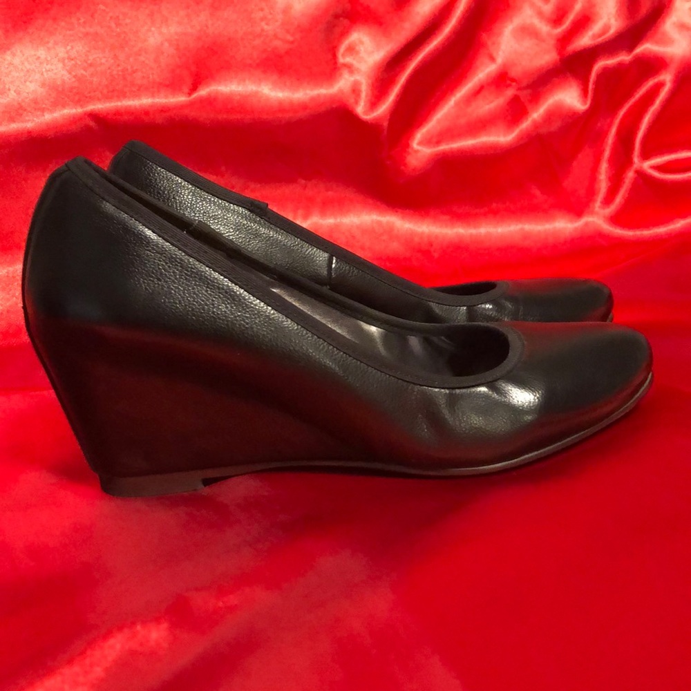 Black shoes